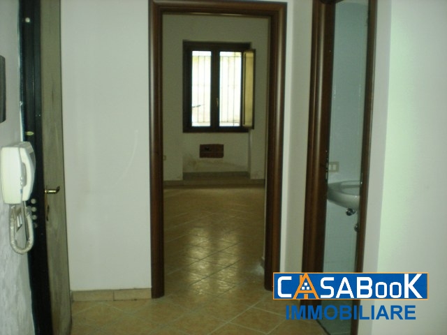 N2 Locali commerciali su strada ottima visibilit